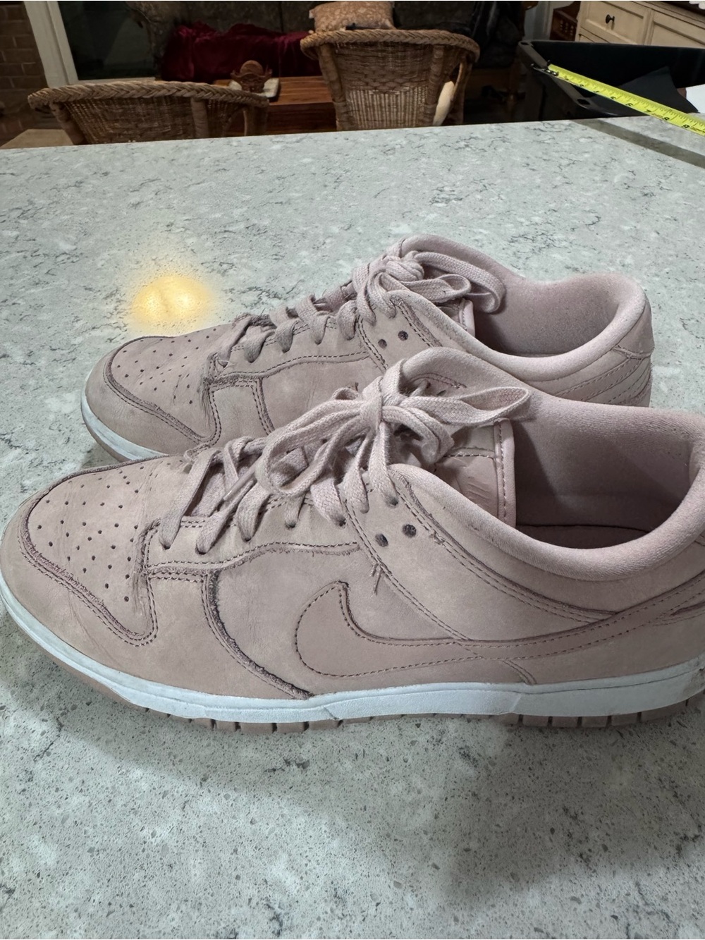 Nike Dunk Low-Top Casual Sneakers in Light Pink